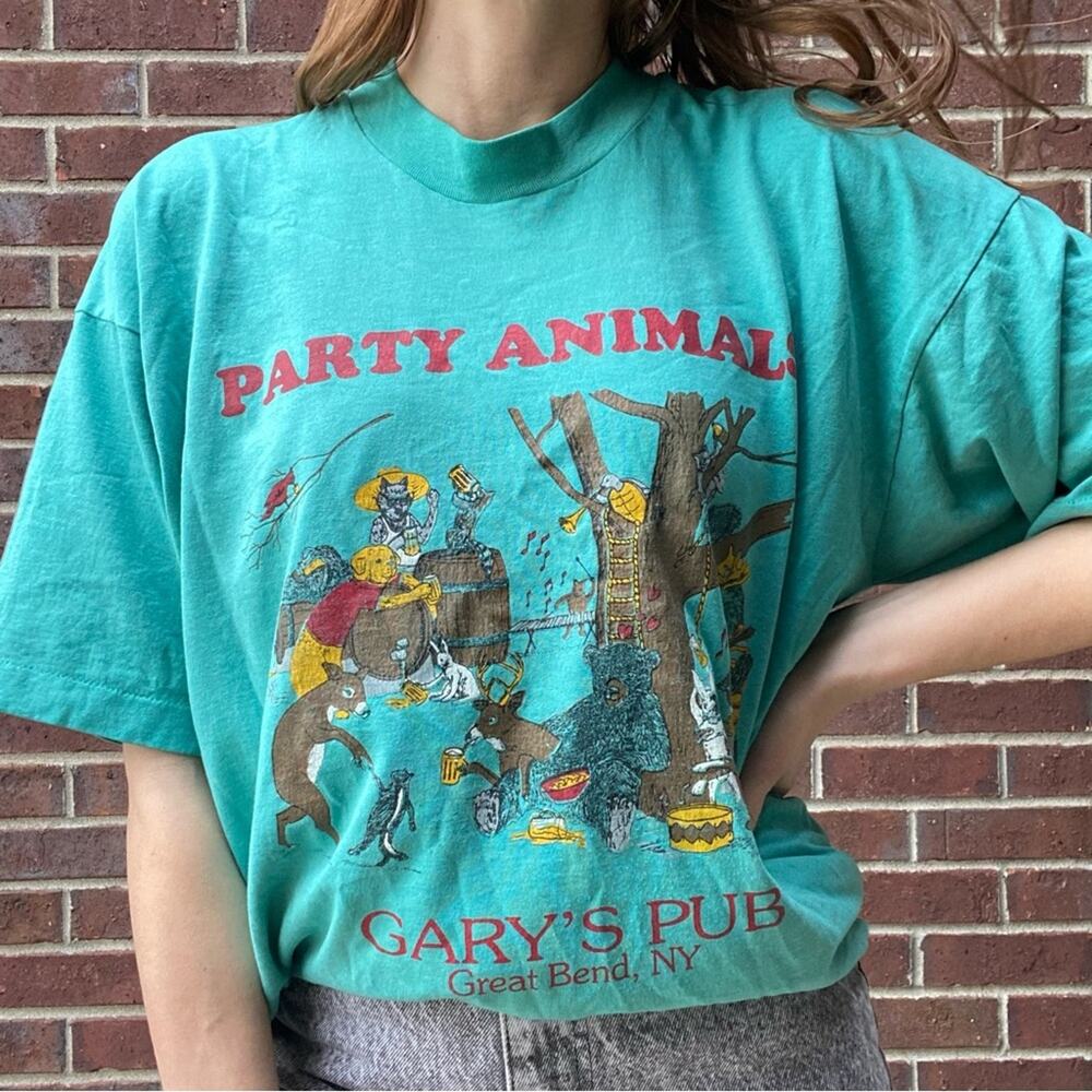 Vintage Fruit of the Loom Party Animals Gary’s Pub Great Bend single stitch XL